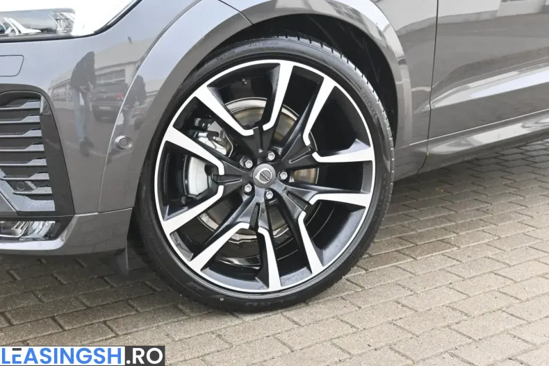 Volvo XC60 din 2024 cu 10.730 km - oferta VOL245874 - foto 11