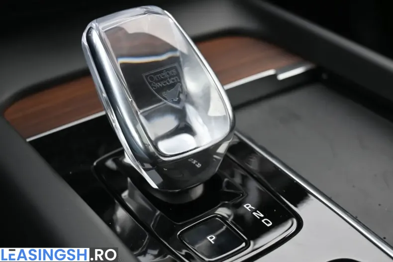 Volvo XC60 din 2024 cu 10.730 km - oferta VOL245874 - foto 24