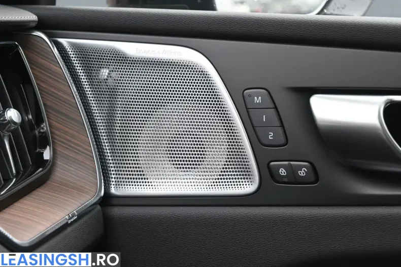 Volvo XC60 din 2024 cu 10.730 km - oferta VOL245874 - foto 28