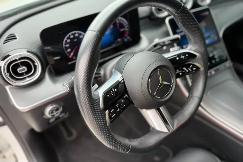 Mercedes-Benz C 300 (Clasa C) din 2023 cu 89.900 km - oferta MER245911 - foto 10