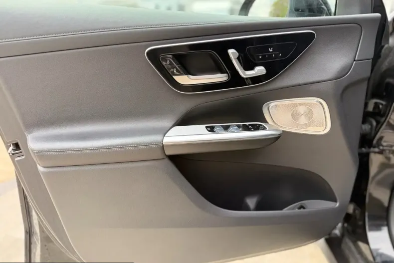 Mercedes-Benz GLC 200 (Clasa GLC) din 2023 cu 42.490 km - oferta MER245913 - foto 14