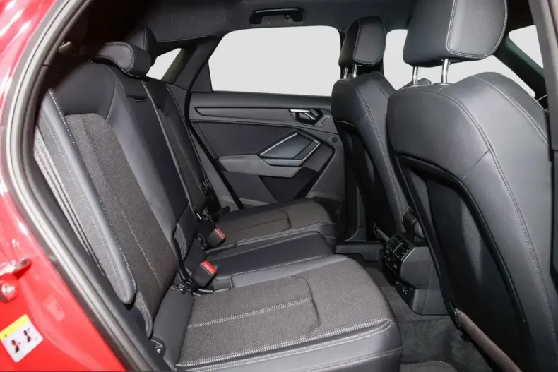 Audi Q3 din 2025 cu 9.172 km - oferta AUD245923 - foto 11
