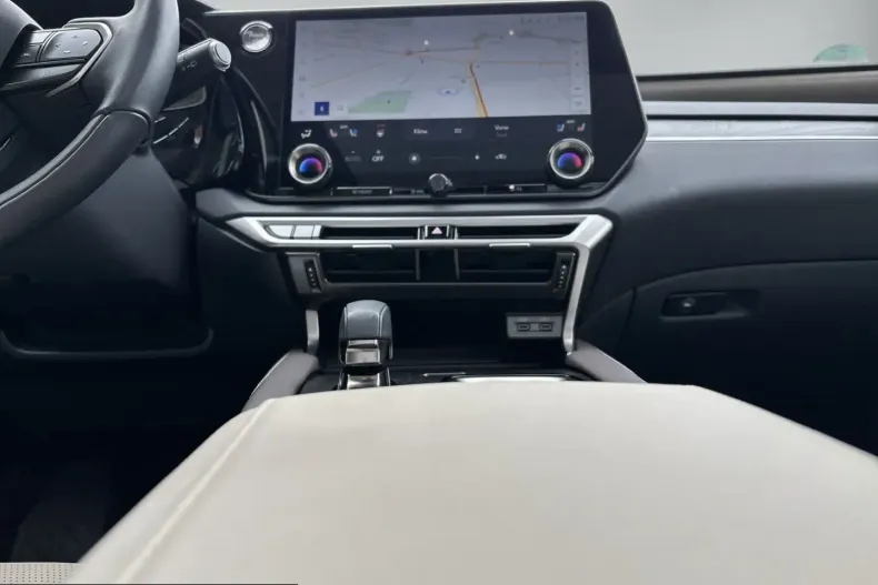 Lexus RX 450 din 2023 cu 22.889 km - oferta LEX245934 - foto 16