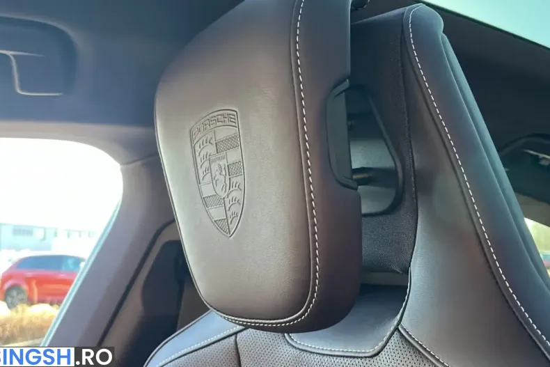 Porsche Taycan din 2026 cu 11.500 km - oferta POR245952 - foto 35