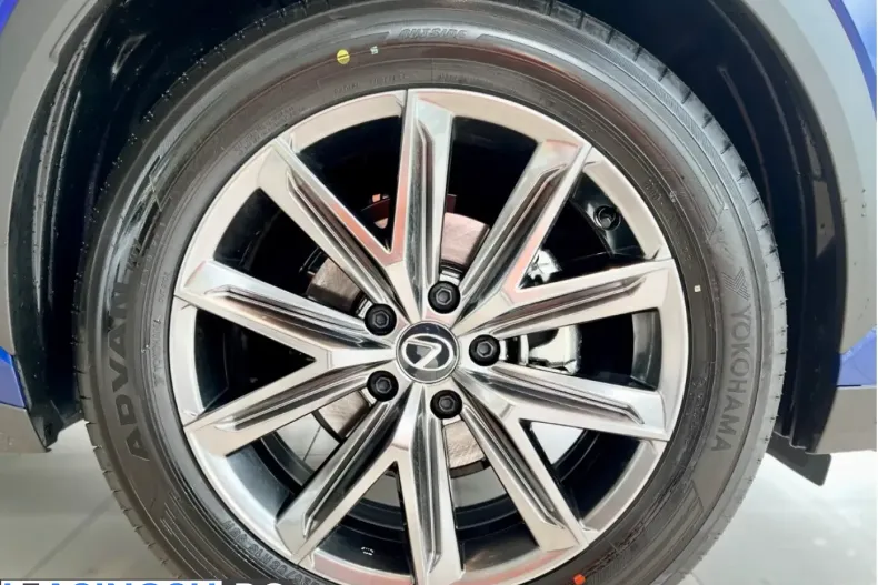 Lexus LBX din 2024 cu 18.965 km - oferta LEX245994 - foto 8