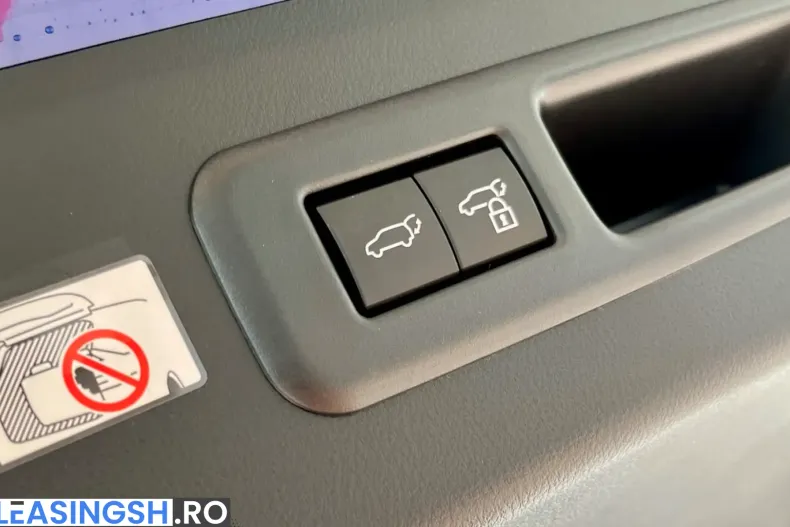 Lexus LBX din 2024 cu 18.965 km - oferta LEX245994 - foto 9