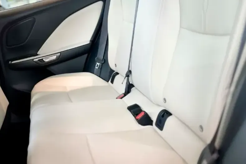 Lexus LBX din 2024 cu 18.965 km - oferta LEX245994 - foto 20