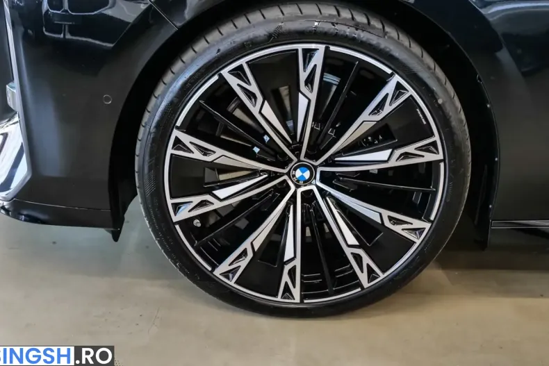 BMW 740 (Seria 7) din 2026 cu 51 km - oferta BMW245996 - foto 6