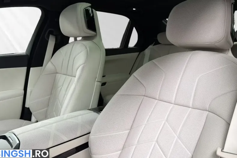 BMW 740 (Seria 7) din 2026 cu 51 km - oferta BMW246003 - foto 9