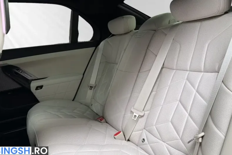BMW 740 (Seria 7) din 2026 cu 51 km - oferta BMW246003 - foto 10