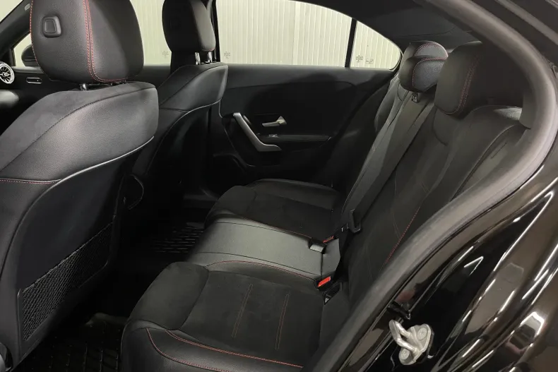 Mercedes-Benz A 220 (Clasa A) din 2021 cu 64.104 km - oferta MER246023 - foto 12