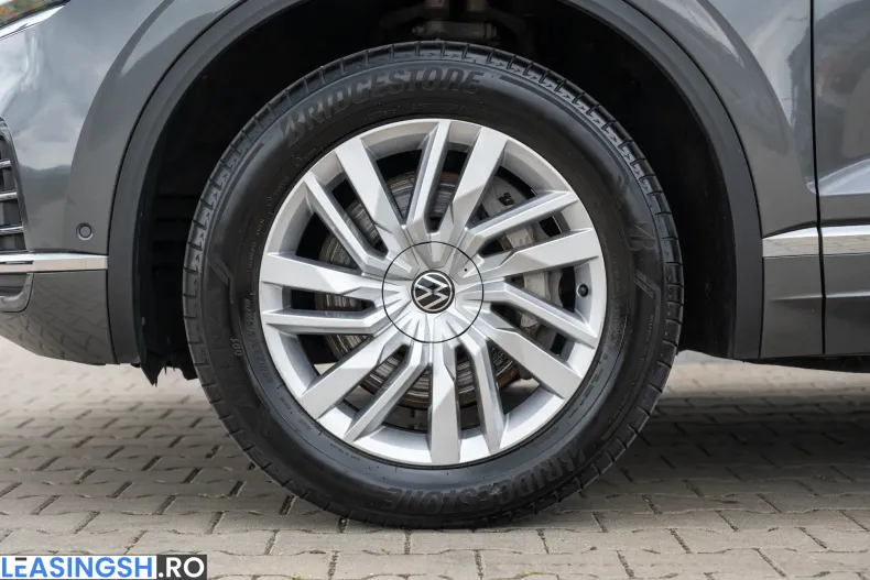 Volkswagen Touareg din 2022 cu 63.147 km - oferta VOL246030 - foto 12