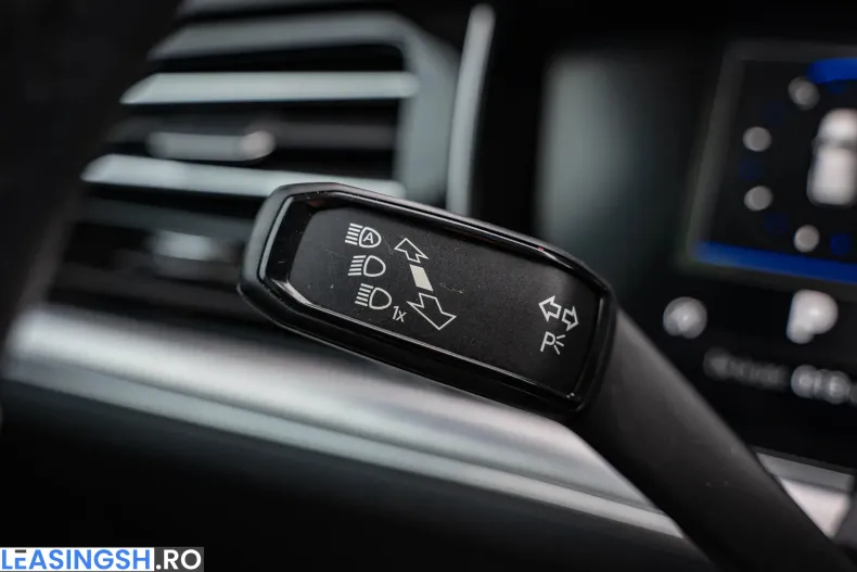 Volkswagen Touareg din 2022 cu 63.147 km - oferta VOL246030 - foto 26