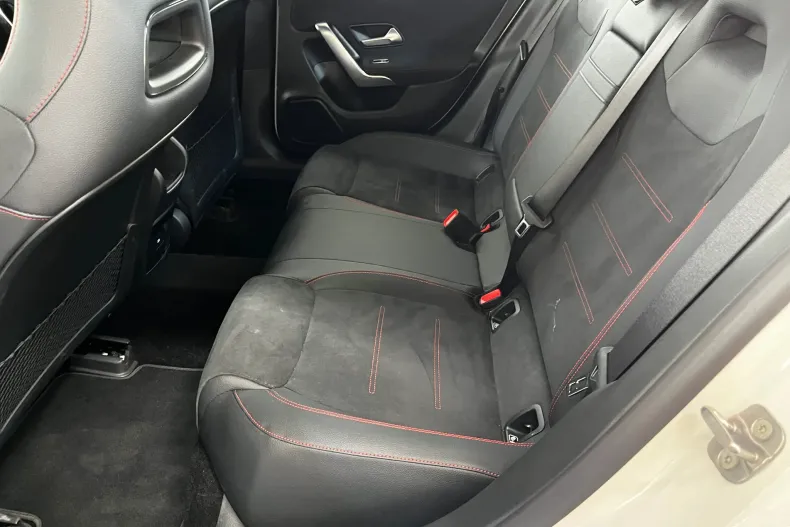 Mercedes-Benz CLA 180 (Clasa CLA) din 2025 cu 8.710 km - oferta MER246036 - foto 11