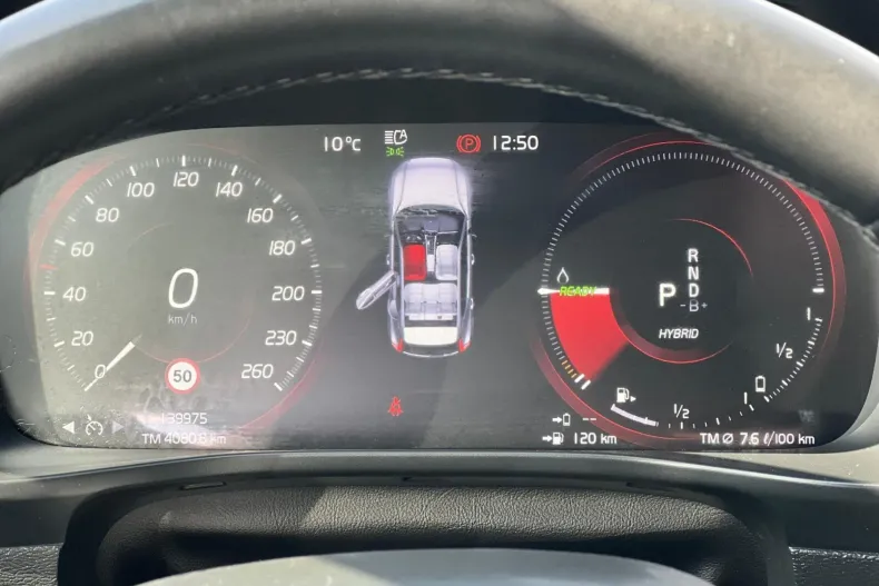 Volvo XC40 din 2021 cu 139.975 km - oferta VOL246055 - foto 8