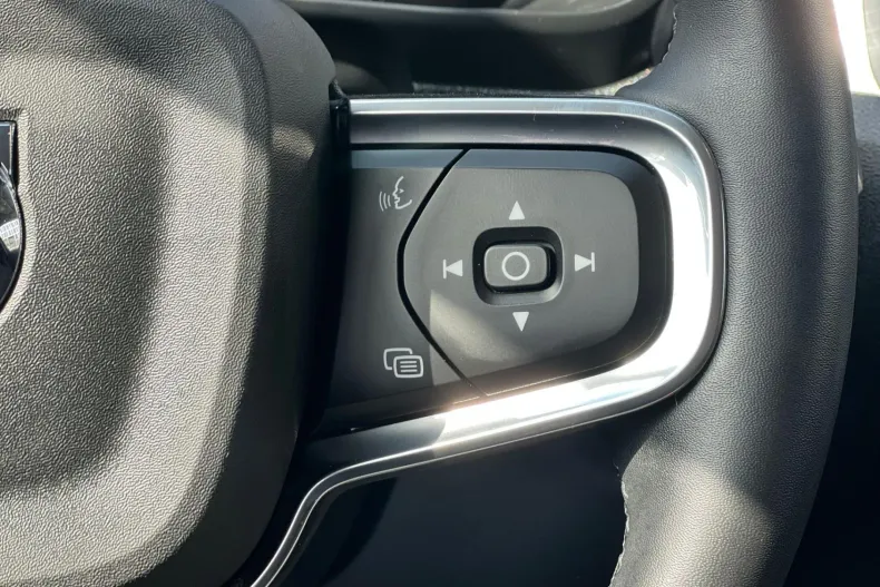Volvo XC40 din 2021 cu 139.975 km - oferta VOL246055 - foto 12