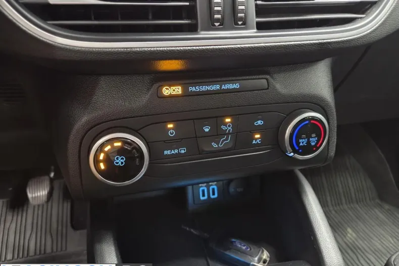 Ford Focus din 2021 cu 89.930 km - oferta FOR246056 - foto 2