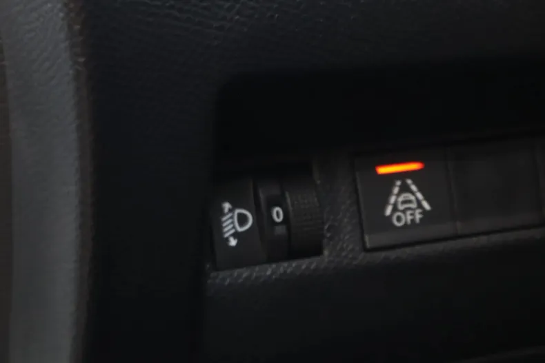 Peugeot 2008 din 2021 cu 91.436 km - oferta PEU246069 - foto 24