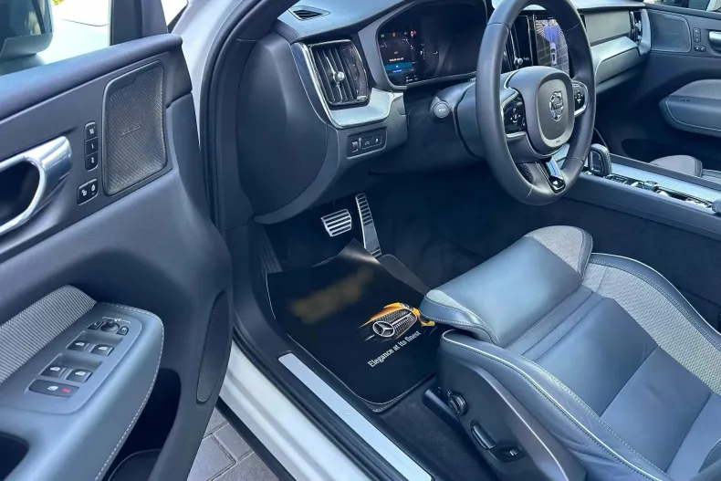 Volvo XC60 din 2022 cu 125.000 km - oferta VOL246071 - foto 9