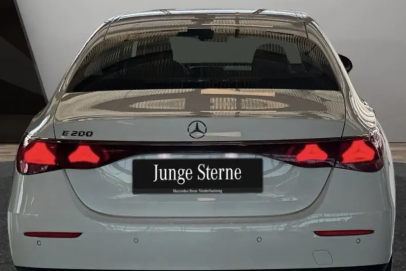 Mercedes-Benz E 200 (Clasa E) din 2025 cu 28.000 km - oferta MER246078 - foto 10