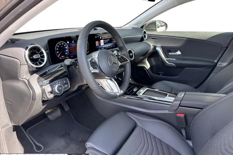 Mercedes-Benz A 180 (Clasa A) din 2026 cu 4 km - oferta MER246089 - foto 9