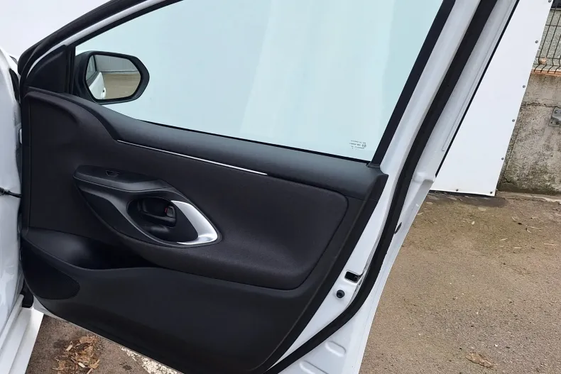 Toyota Yaris din 2025 cu 1.500 km - oferta TOY246111 - foto 12