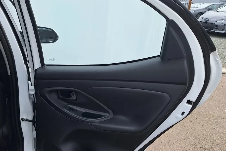 Toyota Yaris din 2025 cu 1.500 km - oferta TOY246111 - foto 14