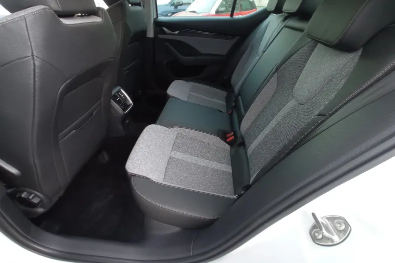 Skoda Octavia din 2026 cu 2.359 km - oferta SKO246114 - foto 14