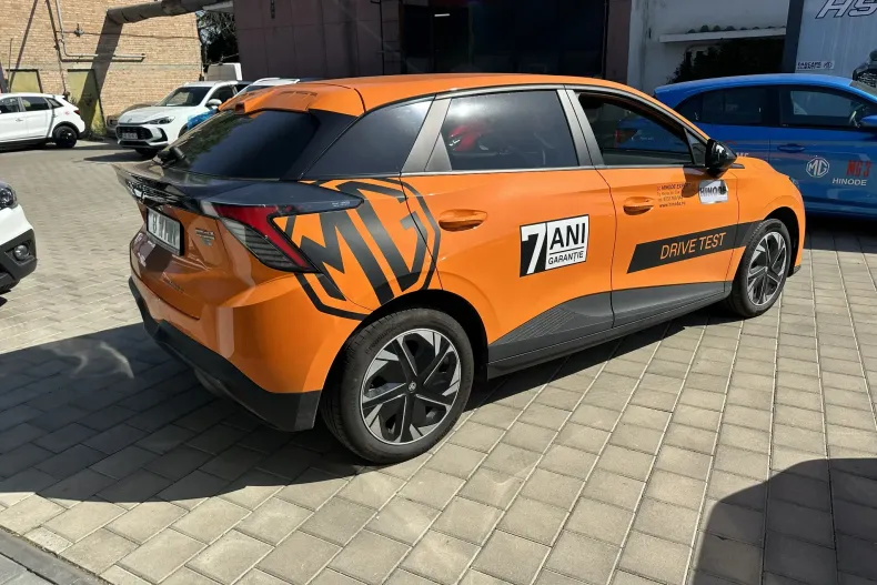MG MG4 din 2023 cu 11.720 km - oferta MG0246120 - foto 5