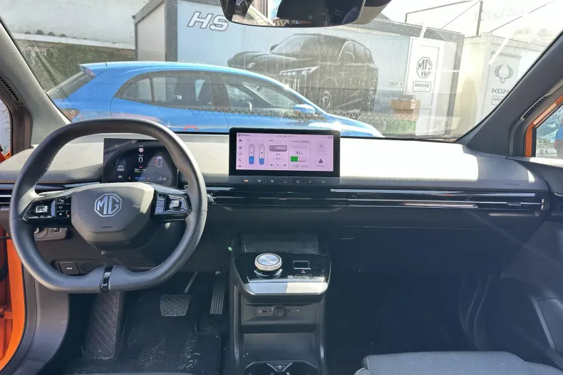 MG MG4 din 2023 cu 11.720 km - oferta MG0246120 - foto 11