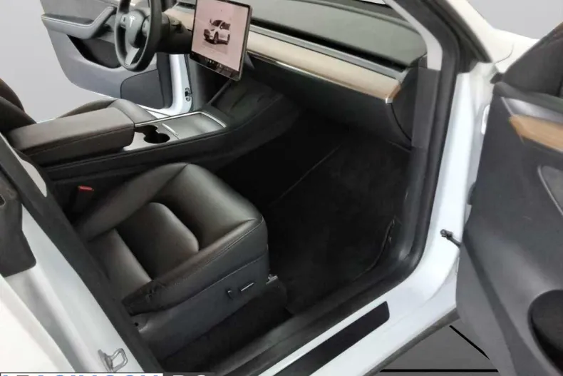 Tesla Model Y din 2023 cu 46.453 km - oferta TES246121 - foto 6