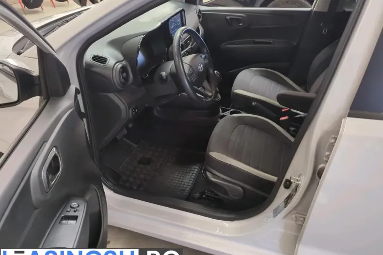 Hyundai i10 din 2023 cu 13.719 km - oferta HYU246129 - foto 3