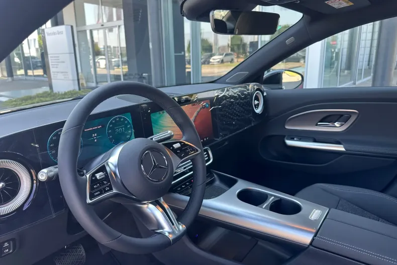 Mercedes-Benz CLA 350 (Clasa CLA) din 2026 cu 10 km - oferta MER246133 - foto 10