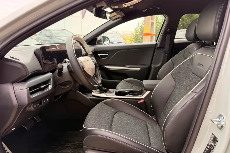 Kia K4 din 2025 cu 1.620 km - oferta KIA246136 - foto 8