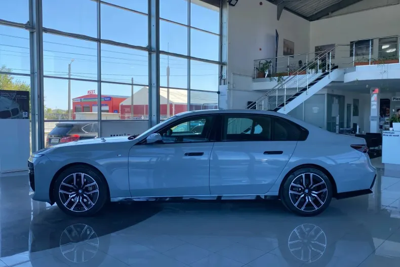 BMW 740 (Seria 7) din 2024 cu 47.100 km - oferta BMW246146 - foto 3