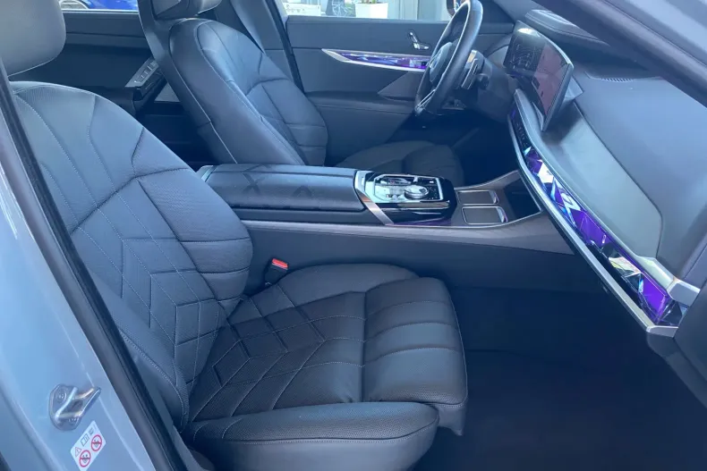 BMW 740 (Seria 7) din 2024 cu 47.100 km - oferta BMW246146 - foto 13