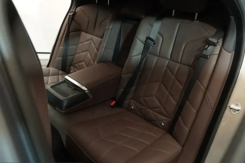 BMW 740 (Seria 7) din 2024 cu 44.992 km - oferta BMW246148 - foto 24