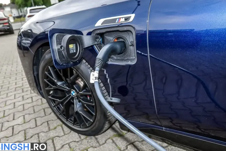 BMW M760 (Seria 7) din 2025 cu 43.141 km - oferta BMW246150 - foto 5
