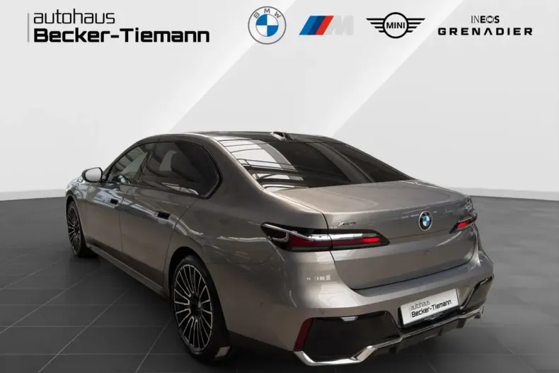 BMW 740 (Seria 7) din 2025 cu 24.251 km - oferta BMW246153 - foto 4