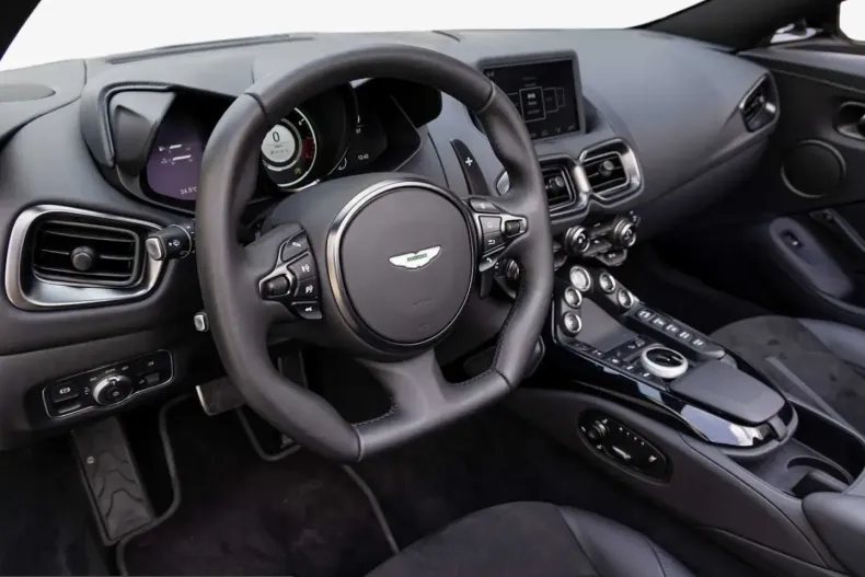 Aston Martin V8 Vantage din 2023 cu 16.900 km - oferta AST246154 - foto 3