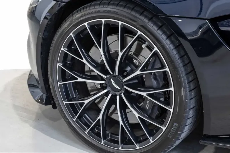 Aston Martin V8 Vantage din 2023 cu 16.900 km - oferta AST246154 - foto 4