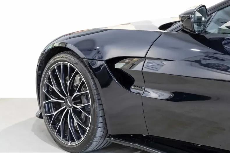 Aston Martin V8 Vantage din 2023 cu 16.900 km - oferta AST246154 - foto 9