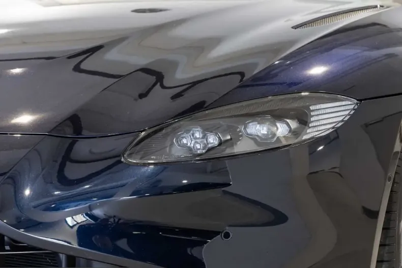 Aston Martin V8 Vantage din 2023 cu 16.900 km - oferta AST246154 - foto 11