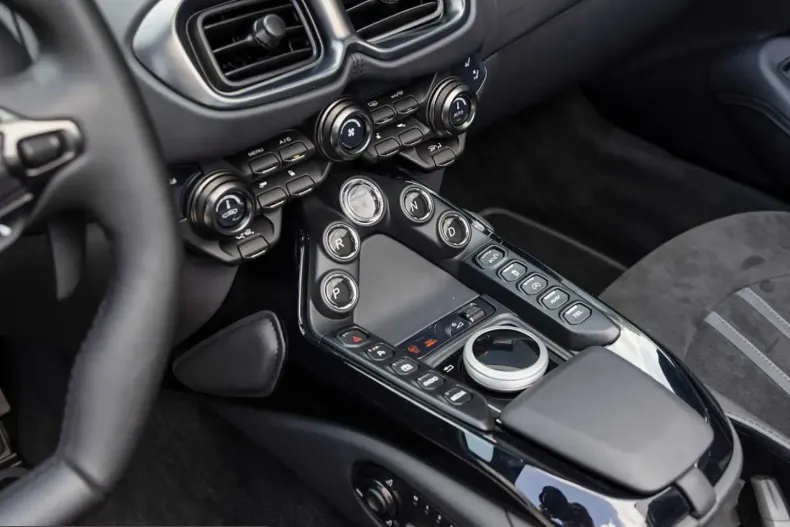 Aston Martin V8 Vantage din 2023 cu 16.900 km - oferta AST246154 - foto 20