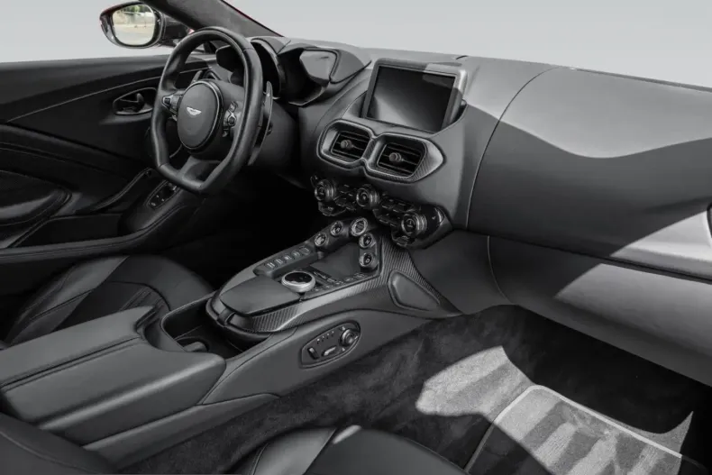 Aston Martin V8 Vantage din 2023 cu 27.500 km - oferta AST246155 - foto 17