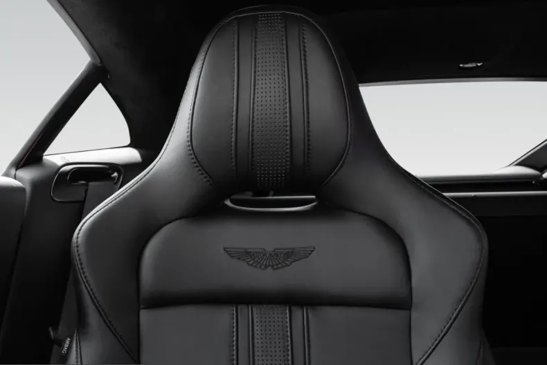 Aston Martin V8 Vantage din 2023 cu 27.500 km - oferta AST246155 - foto 19