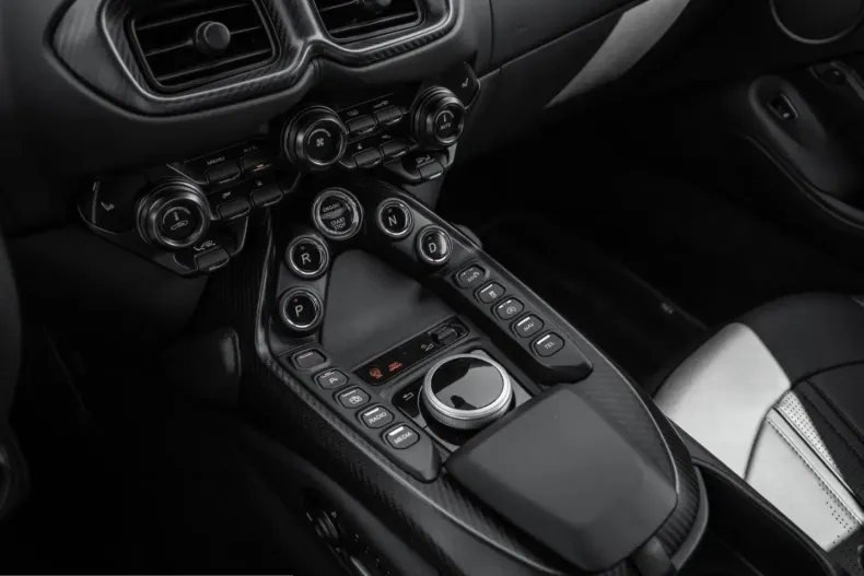 Aston Martin V8 Vantage din 2023 cu 27.500 km - oferta AST246155 - foto 24