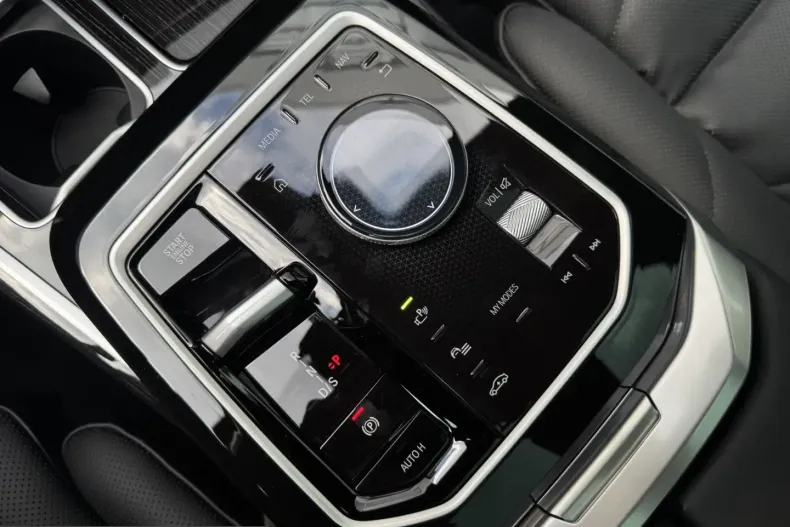 BMW 740 (Seria 7) din 2025 cu 12.721 km - oferta BMW246182 - foto 18