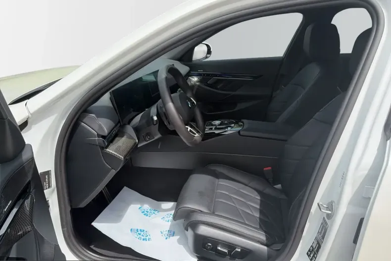 BMW 520 (Seria 5) din 2025 cu 23.891 km - oferta BMW246184 - foto 8