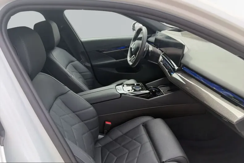 BMW 520 (Seria 5) din 2025 cu 23.891 km - oferta BMW246184 - foto 11